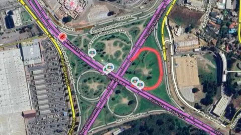 Accidente vehicular mantiene el tránsito cortado en el sector El Trébol y genera importante atochamiento