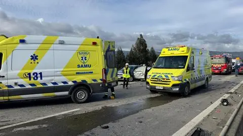 Imagen de Actualizan la condición de los dos funcionarios del SAMU internados en la UTI tras fatal choque en Ruta 160
