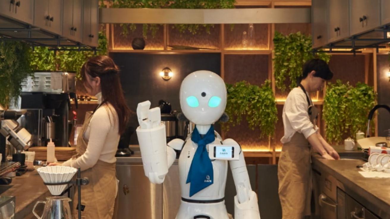 Conoce el café donde te atienden robots manejados por personas con discapacidad