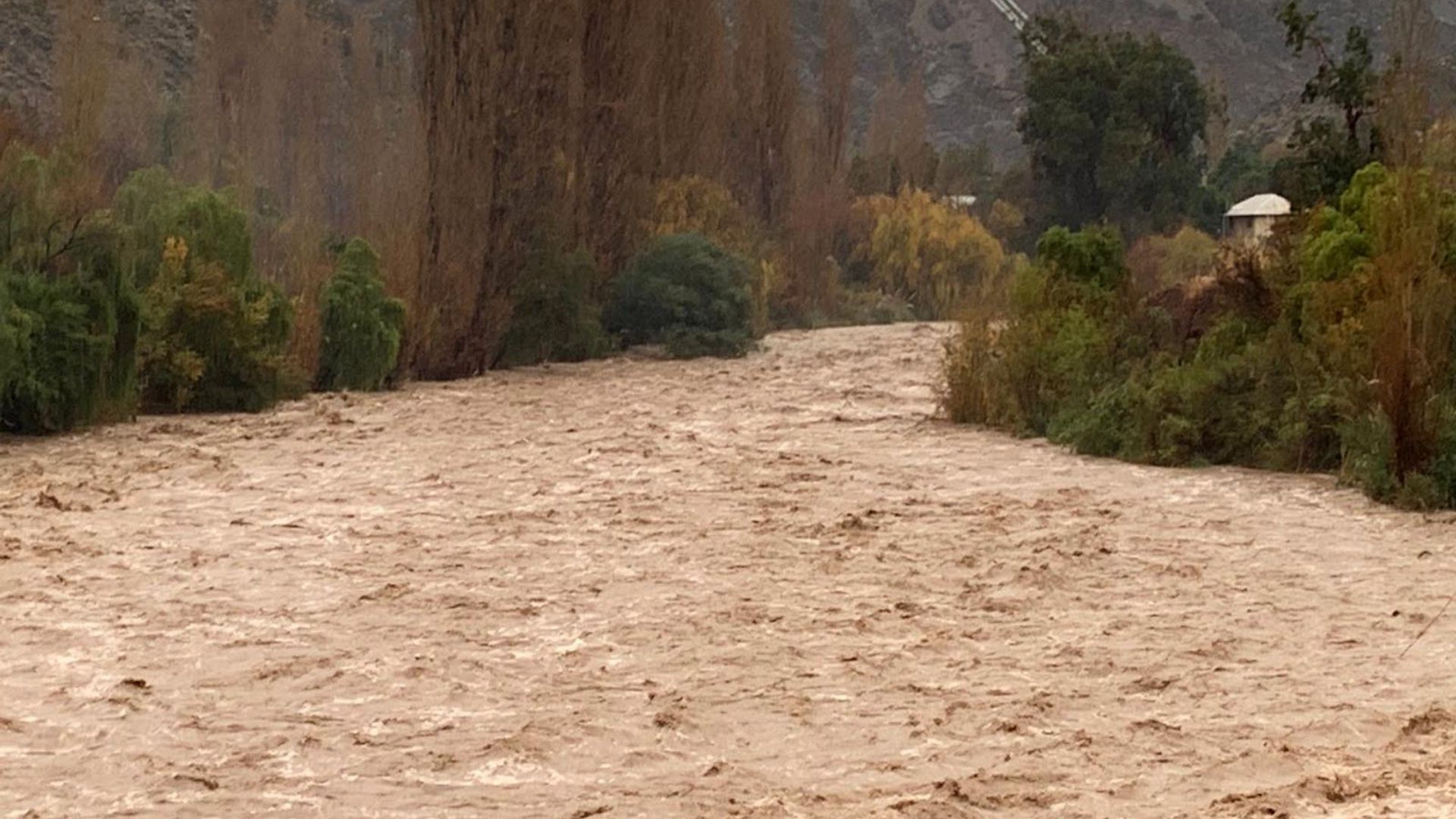 Emiten alerta por aumento del caudal del río Aconcagua en medio del sistema frontal