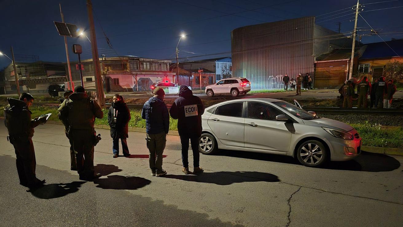 Concepción: joven de 25 años muere tras recibir dos disparos en la cabeza dentro de un automóvil con el motor en marcha