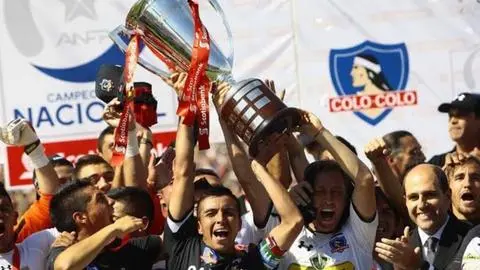 Imagen de ¿Puede Colo Colo revalidar el título en la Liga de Primera?