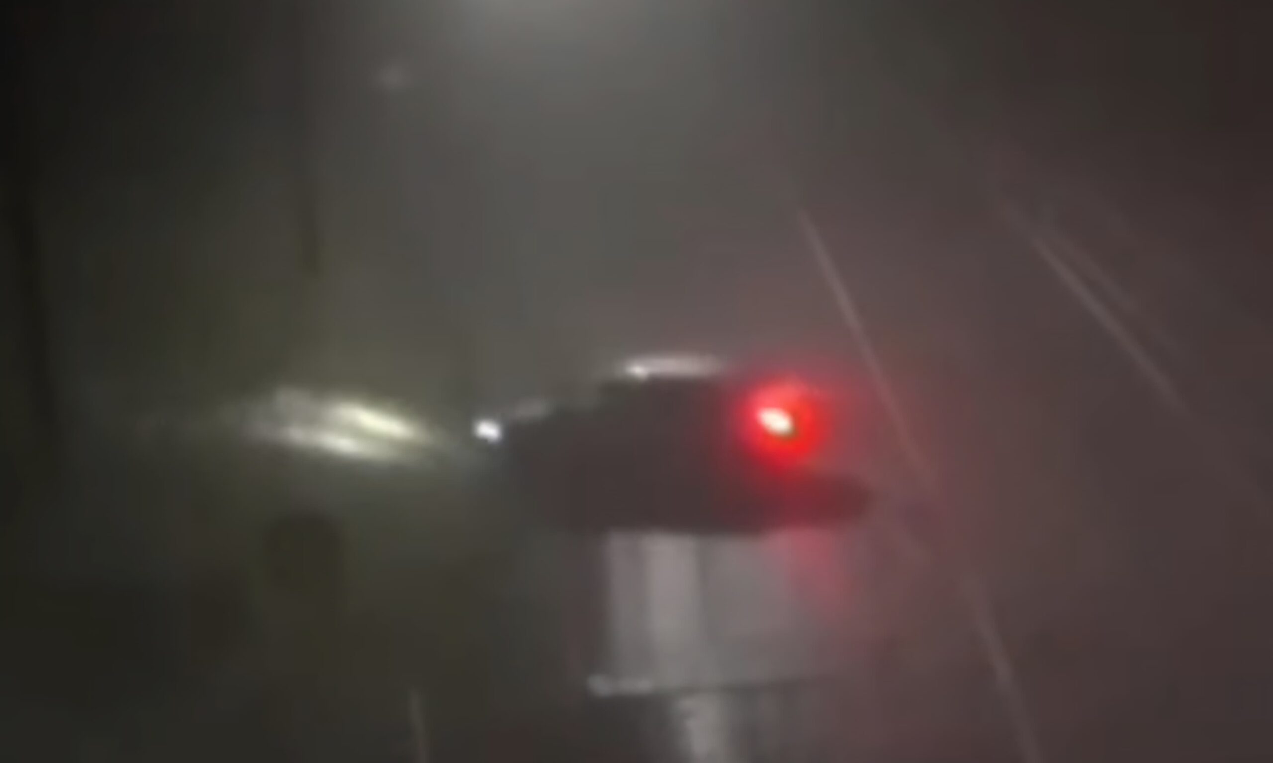 Hombre y mujer resultan lesionados tras grave accidente en auto de noche camino a Lenga