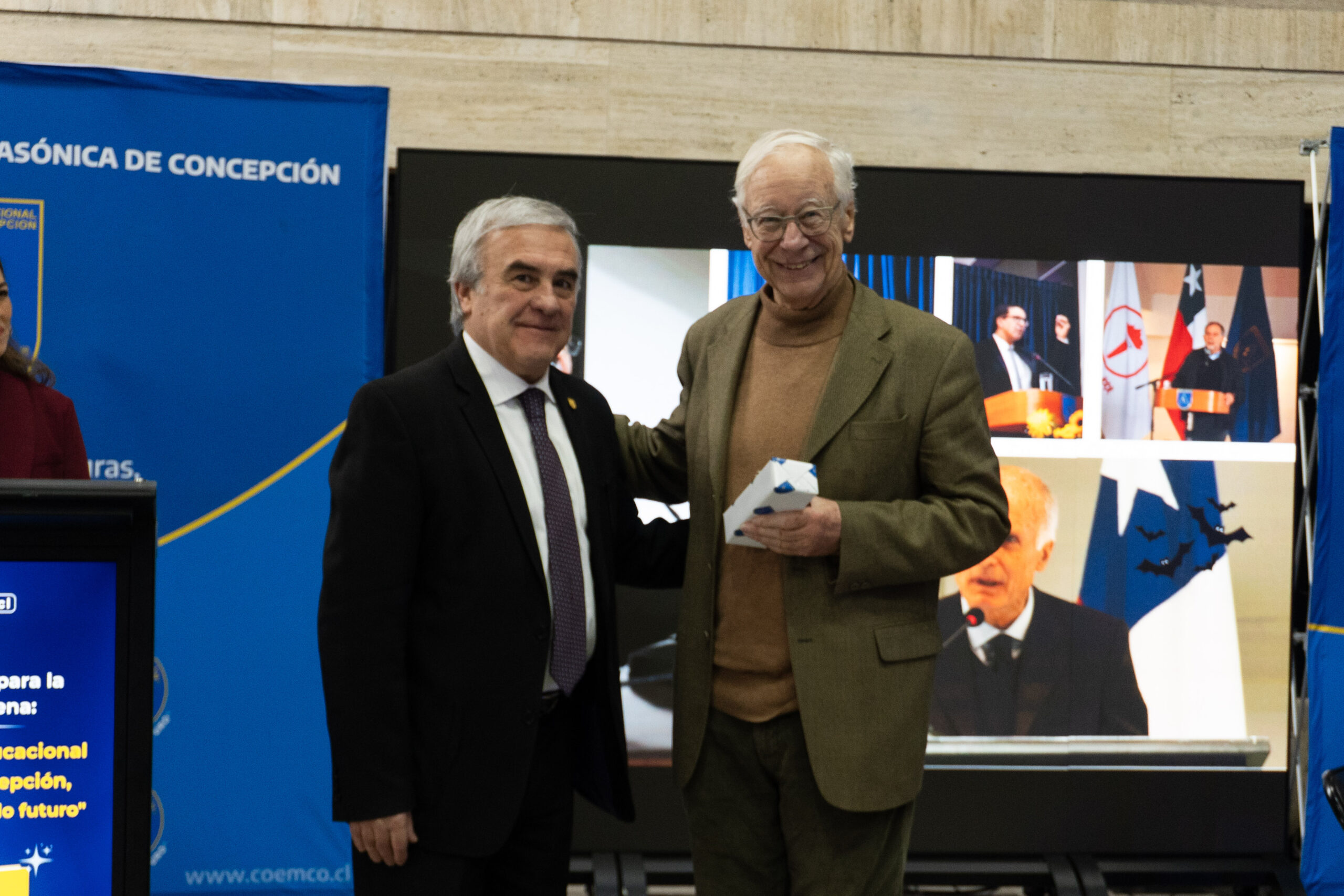 Exministro José Joaquín Brunner presentó libro que rescata los 70 años de historia de COEMCO