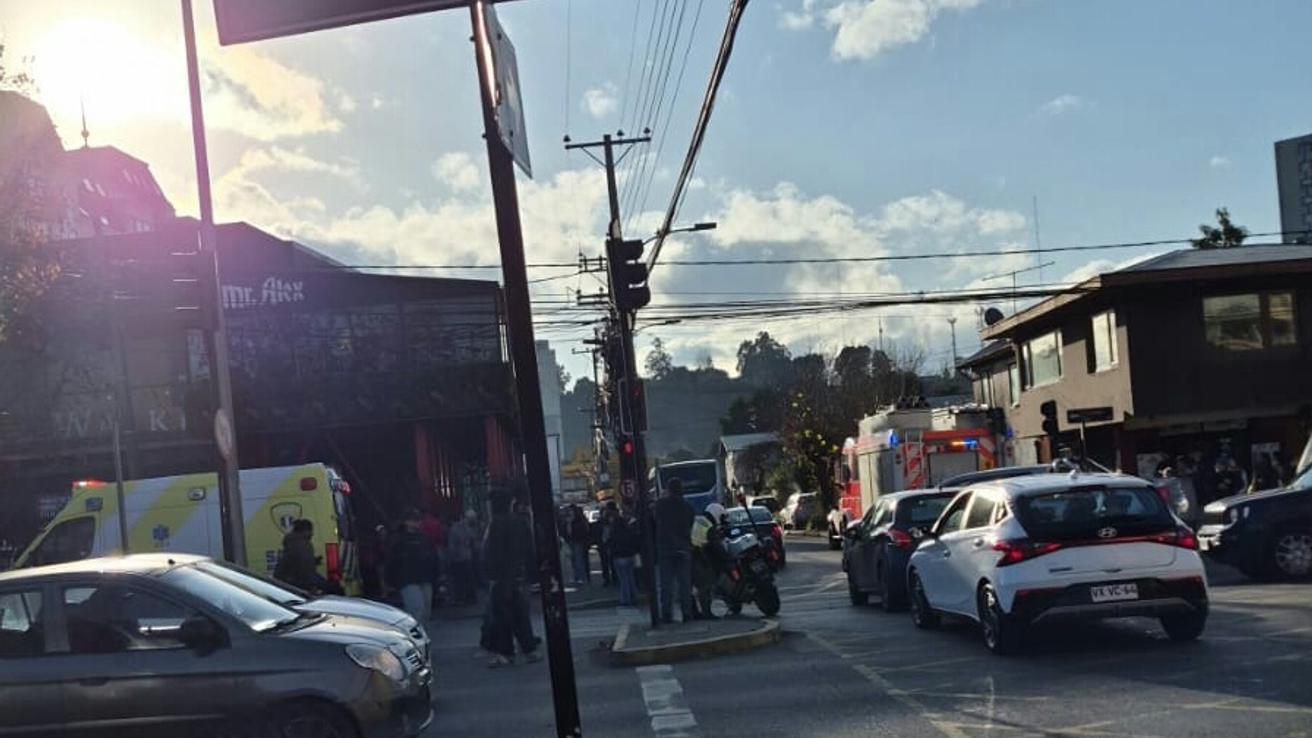 Persona fallece tras colisión con posterior atropello en avenida Los Carrera de Concepción