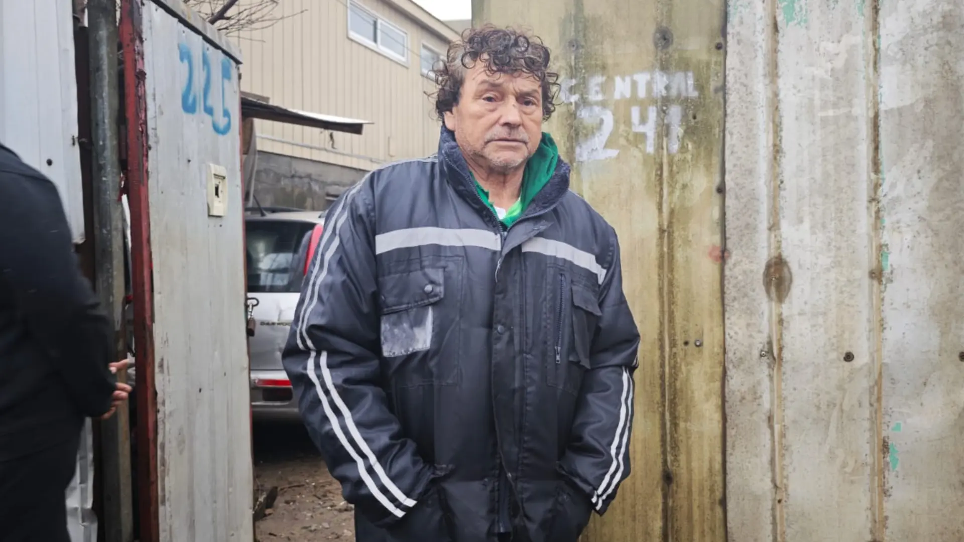 Adulto mayor fue arrastrado por el agua luego que el mar entrará con fuerza a su hogar en Penco