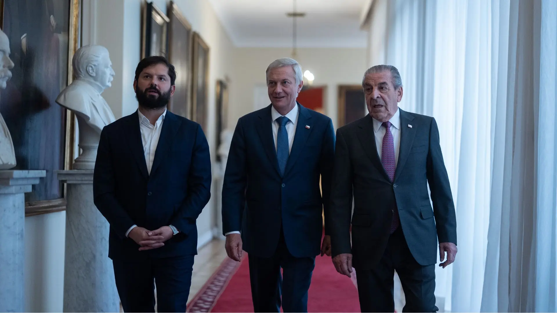 “La democracia se cuida todos los días”: Ex Presidente Boric reaparece en la conmemoración del Bicentenario de la Presidencia de Chile