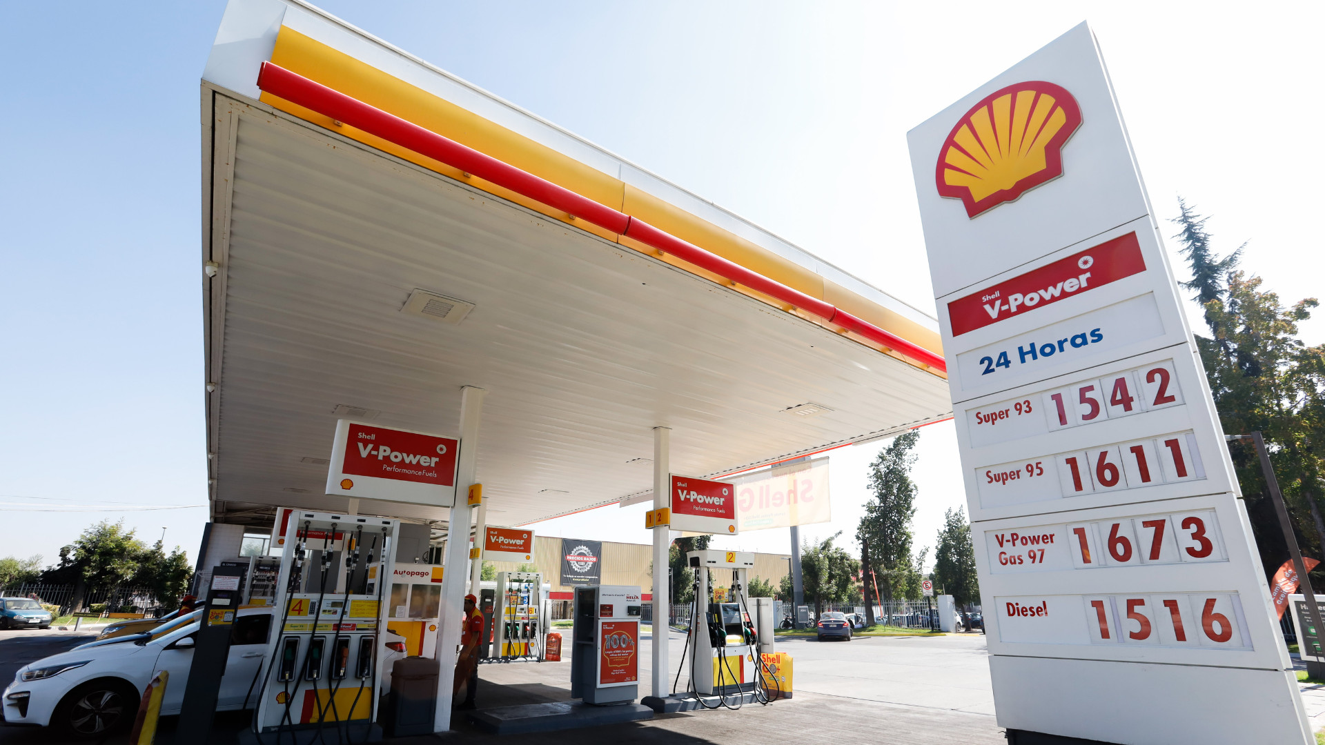 Baja de gasolina en podría superar los $100 en julio: Quiroz anticipa caída en precio de combustibles