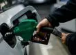 ¿Bajará la bencina esta semana?: ENAP entregará nuevo reajuste de los combustibles