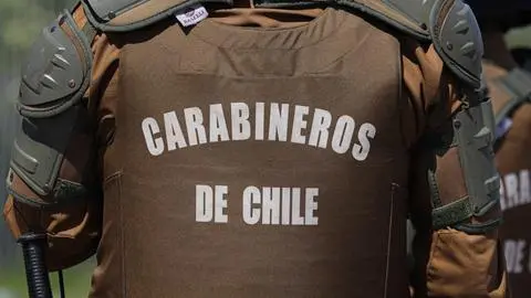 Delincuentes hacen un forado en el techo y roban $750 mil desde local comercial en Puente Alto