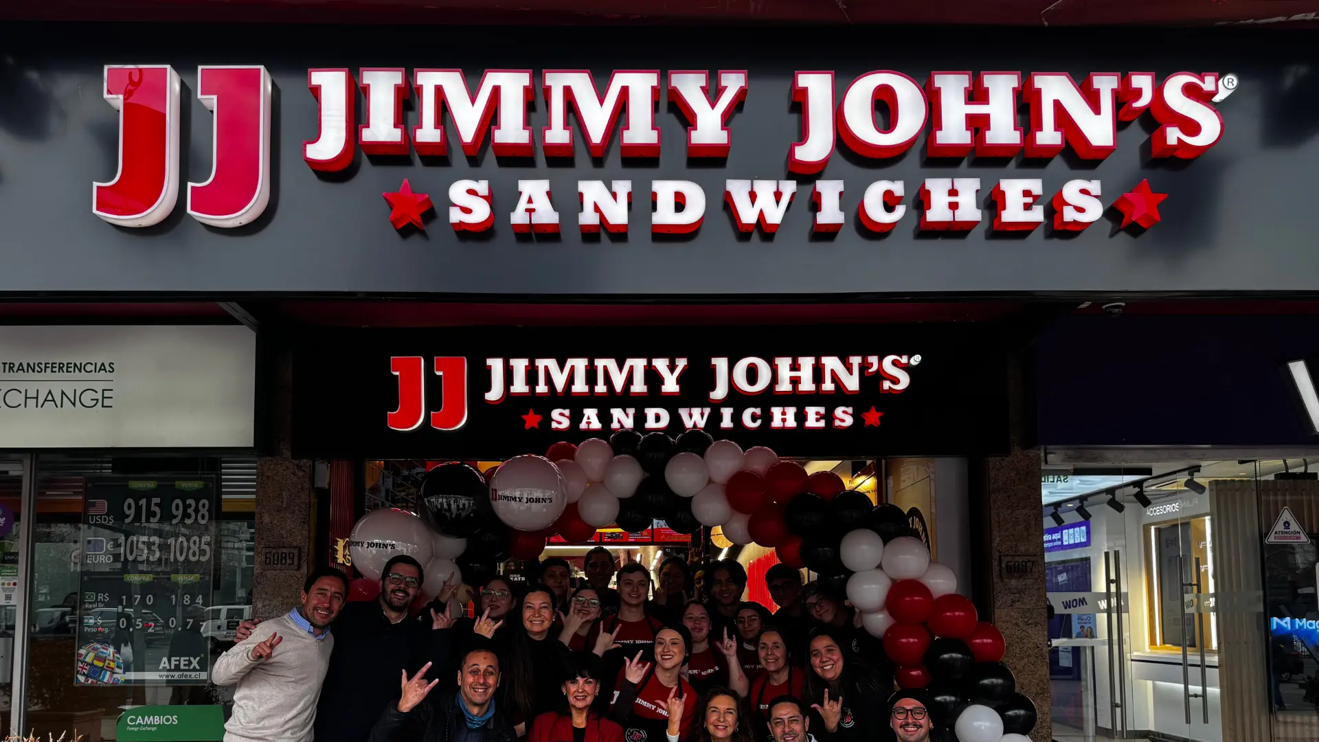 Reconocida cadena internacional de sándwiches abre su primer local en Chile y anuncia 5 nuevas tiendas