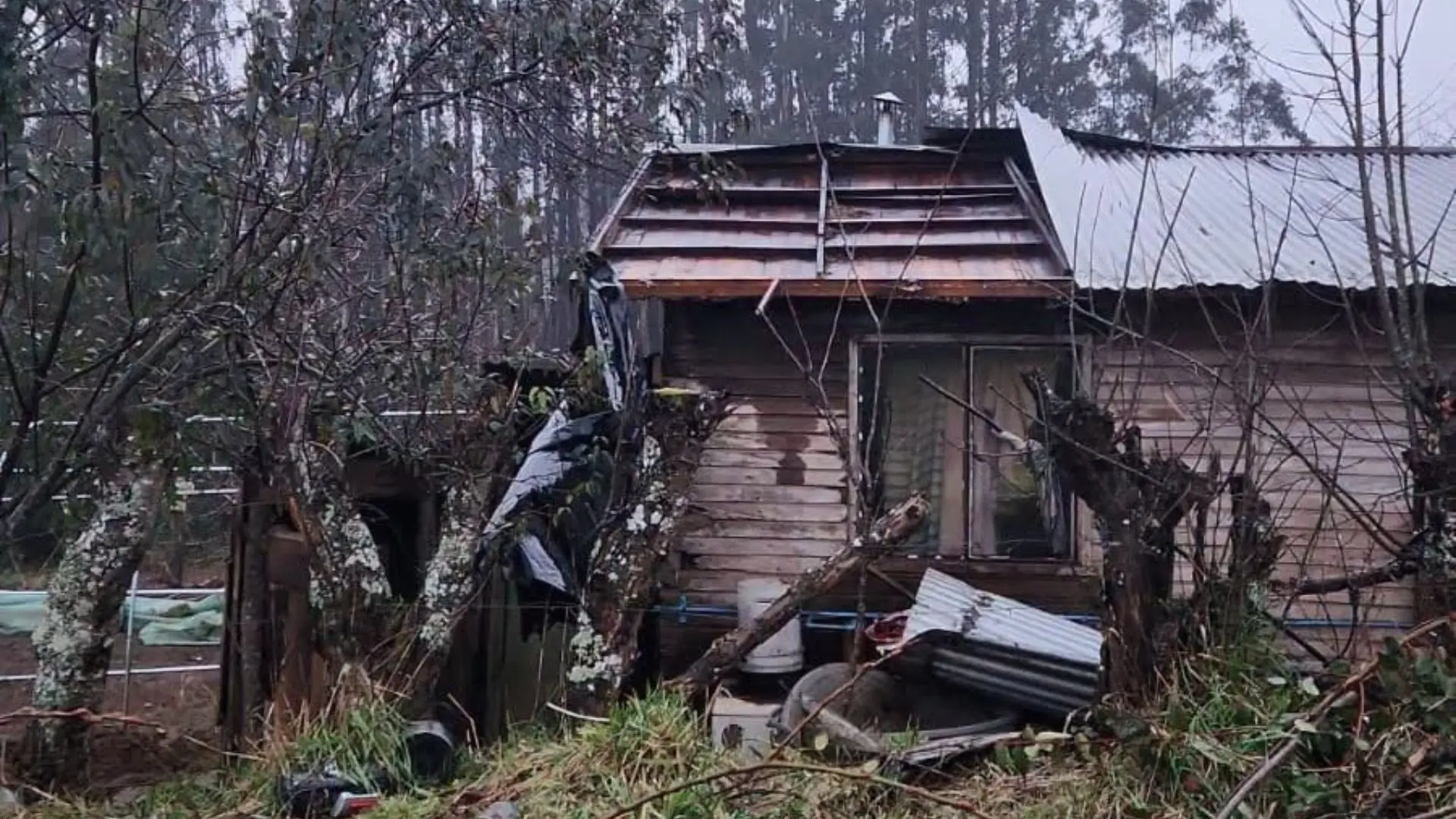 Personas siguen aisladas en La Araucanía y Valdivia rompió récord histórico de lluvias en intenso sistema frontal