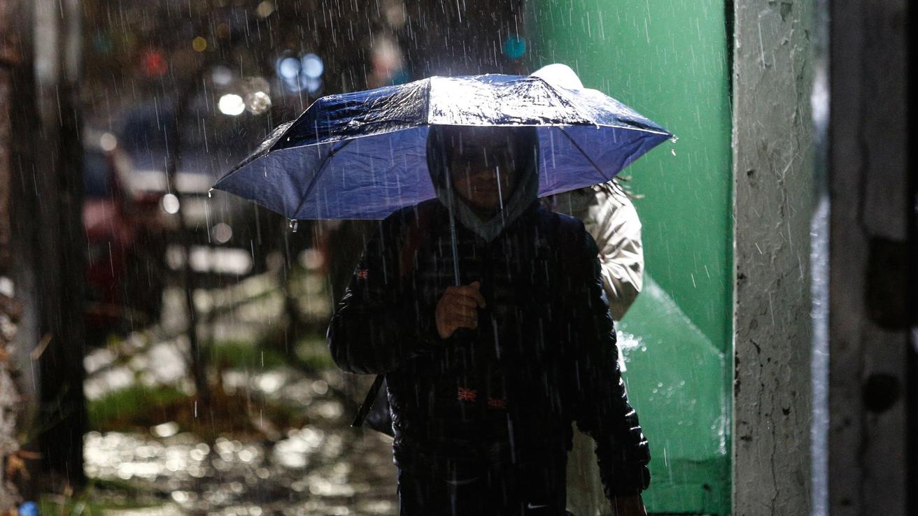 Suspenden las clases en cinco regiones por intensas precipitaciones: Proyectan hasta 180 mm en 72 horas