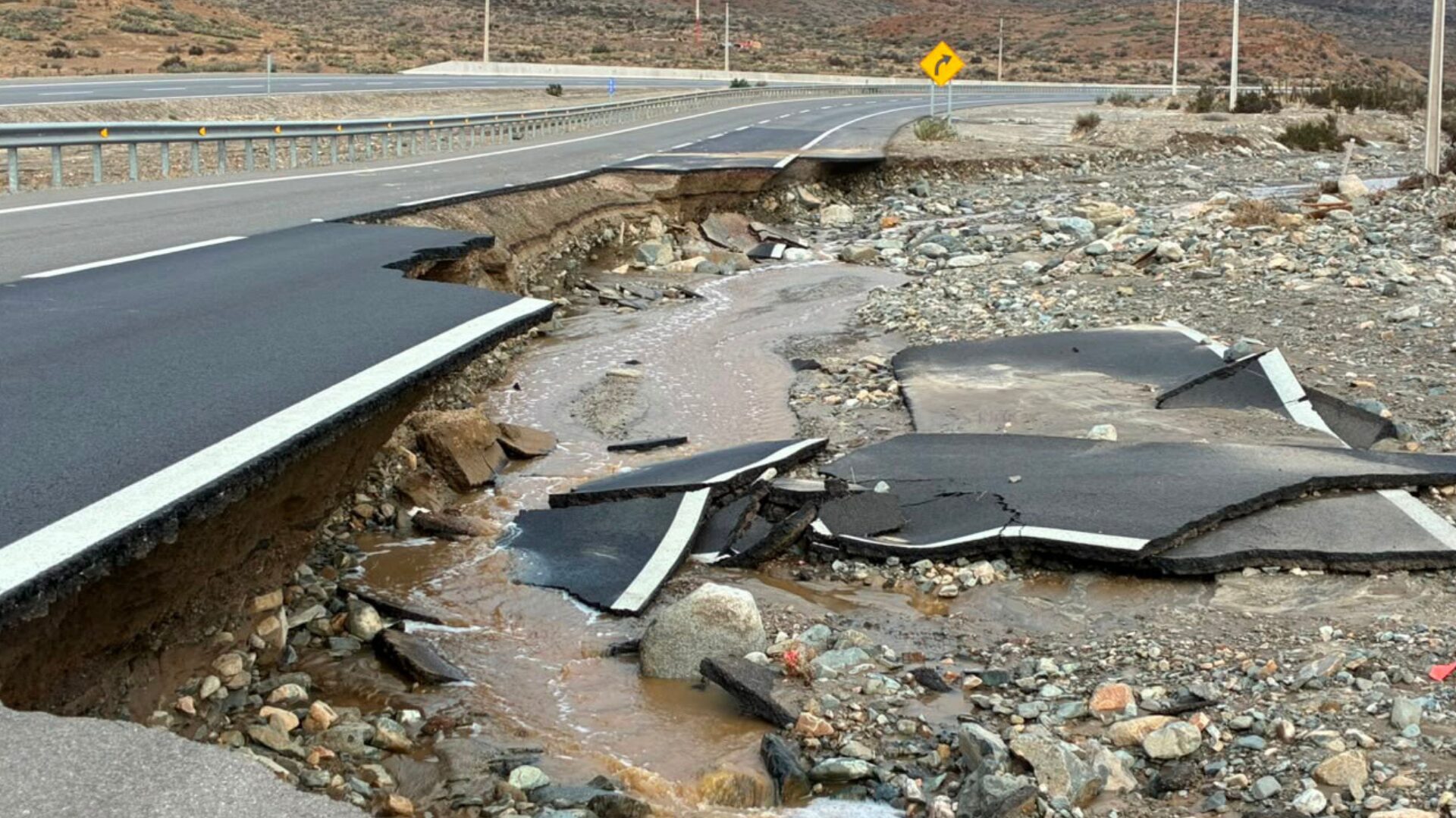 Reabren la Ruta 5 Norte para vehículos particulares: Conoce los horarios y sentidos de circulación tras el sistema frontal