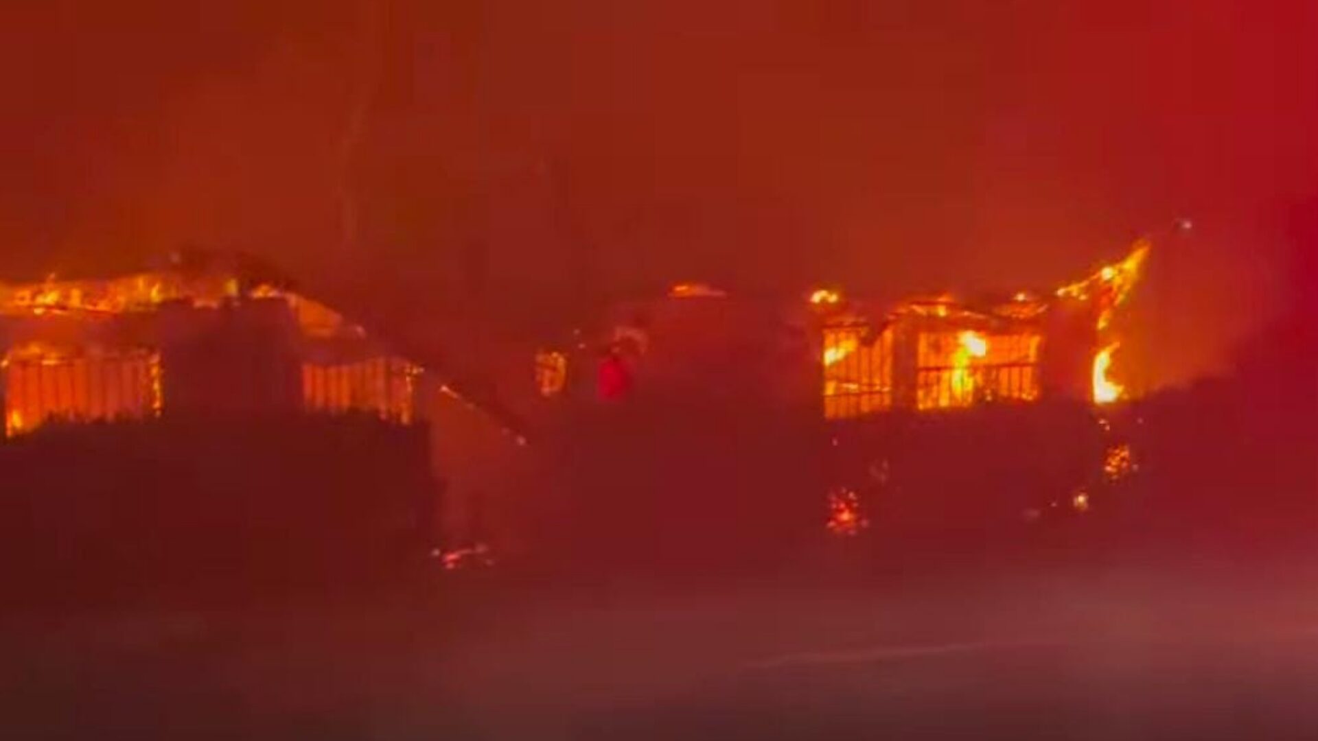 Incendio destruyó inmueble en Fundación Ciudad del Niño en Hualpén