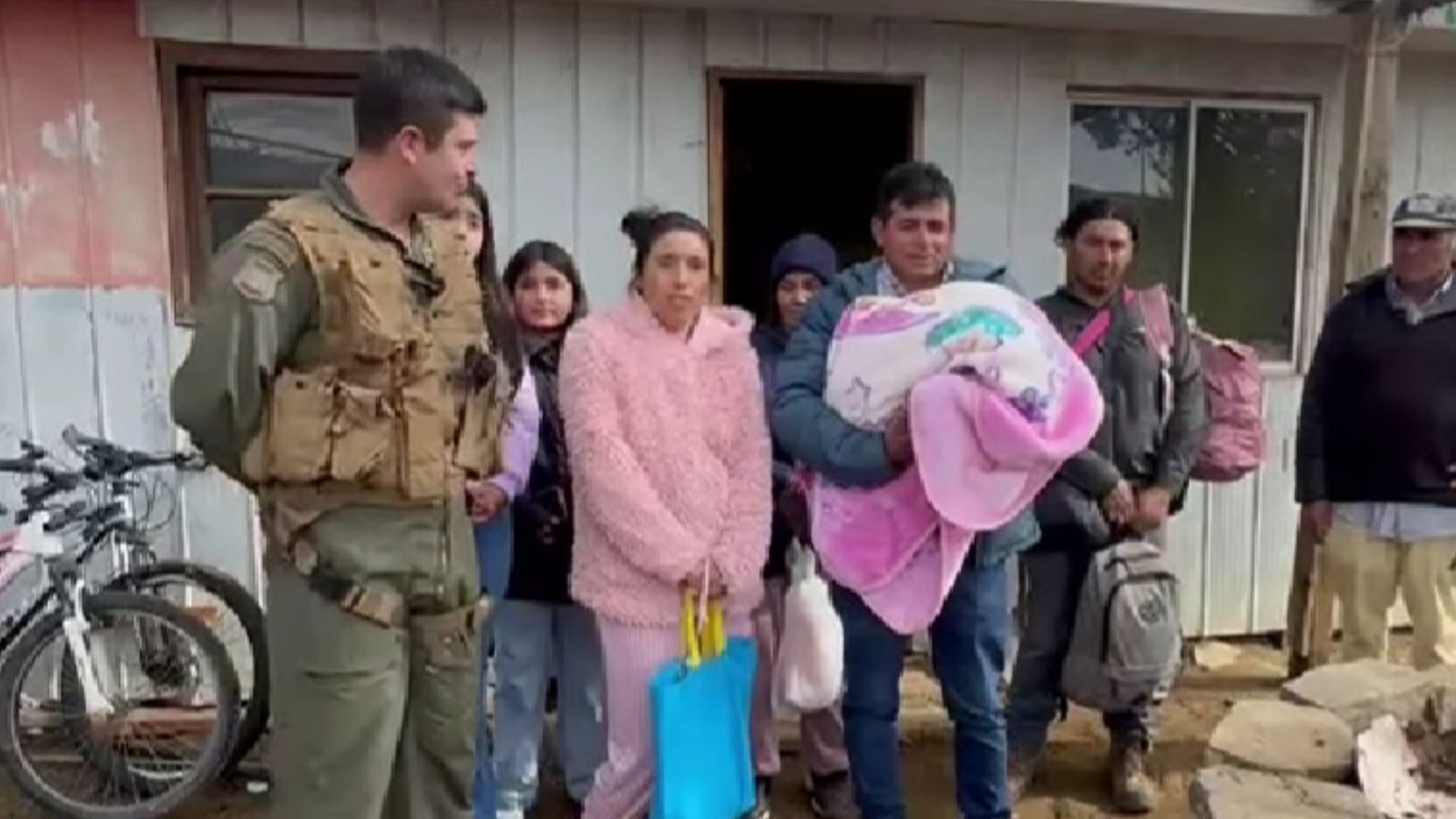 Nacimiento milagroso en el norte: Bebé nace en comuna aislada por las lluvias tras asistencia médica por videollamada