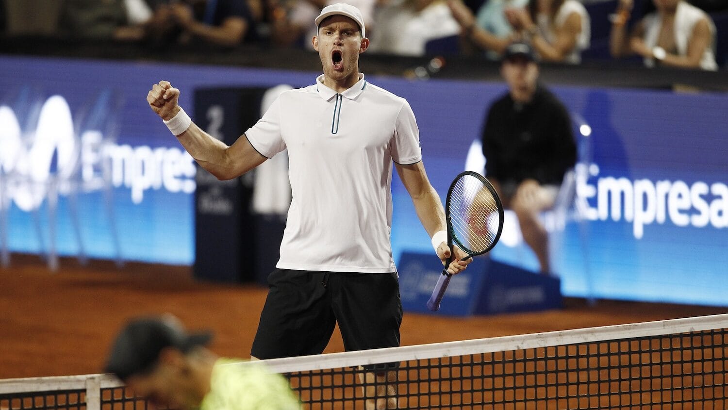 Nicolás Jarry debuta con el pie derecho en el Chile Open y avasalla a Federico Coria