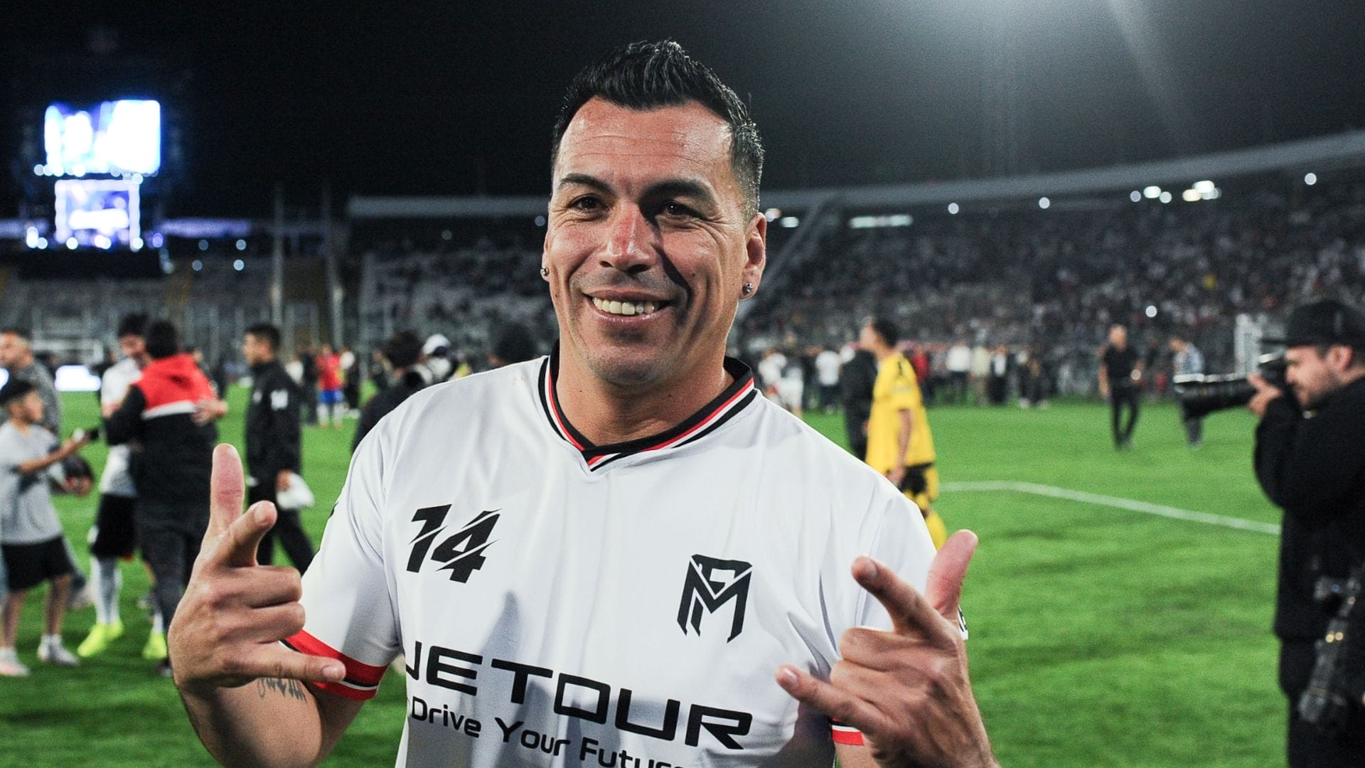 Esteban Paredes le da su bendición a Arturo Vidal en Colo Colo a horas de la Supercopa