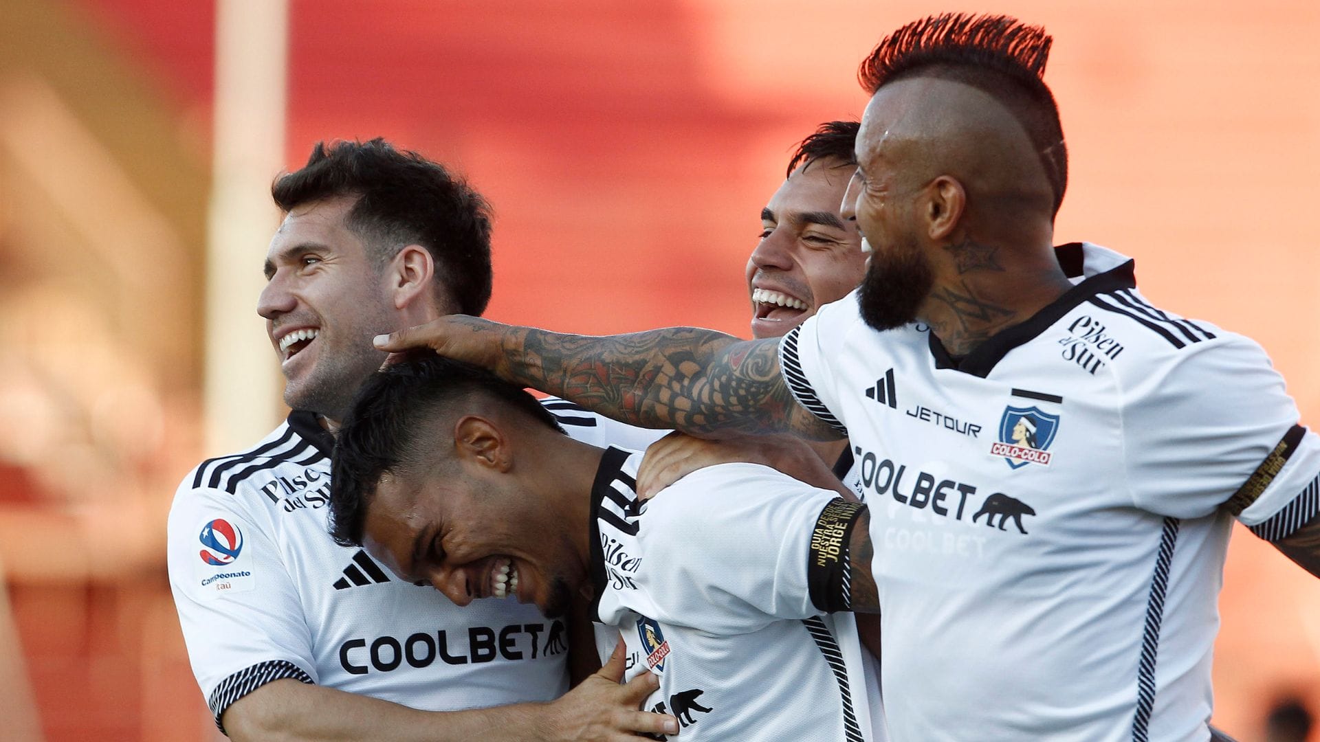 Colo-Colo dominó por completo a la Unión Española y sumó de a tres en la primera fecha