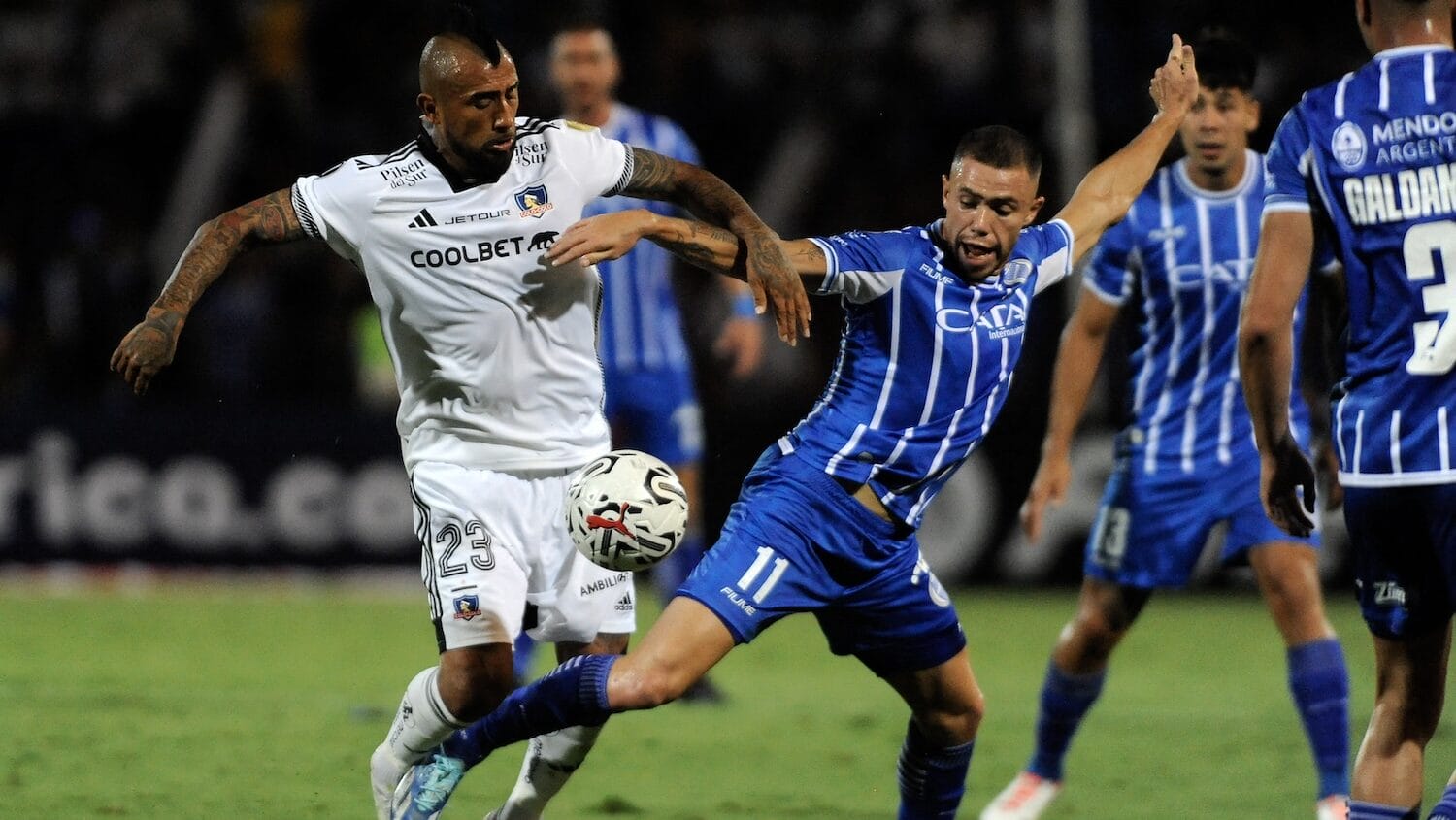 ¡Tremenda victoria!: Colo-Colo se impone en Argentina y derrota a Godoy Cruz en la Copa Libertadores