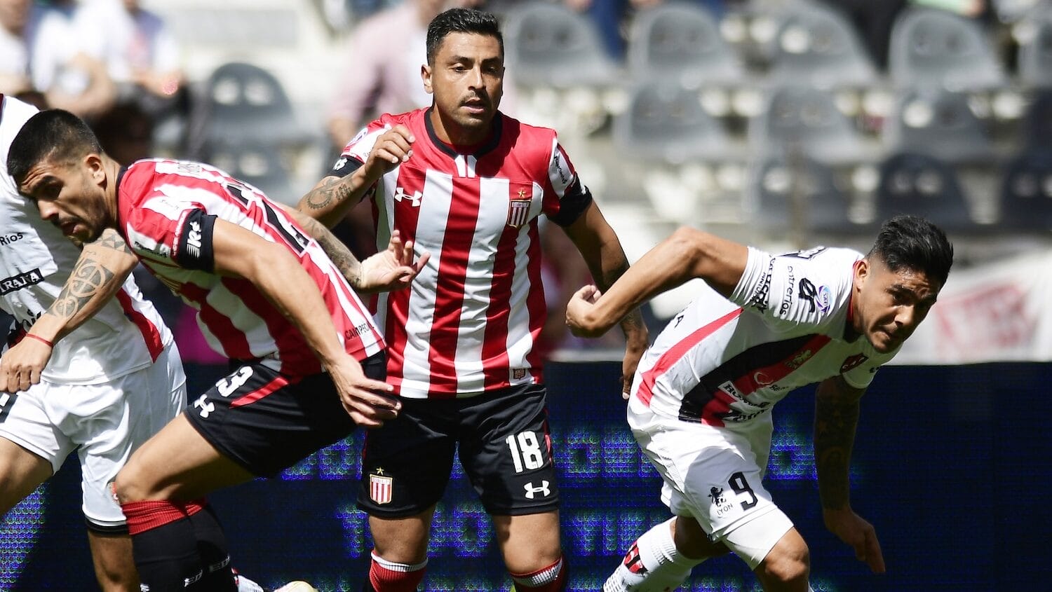 Gonzalo Jara se la juega por DT que tuvo en Argentina y que suena con fuerza para dirigir a Universidad Católica