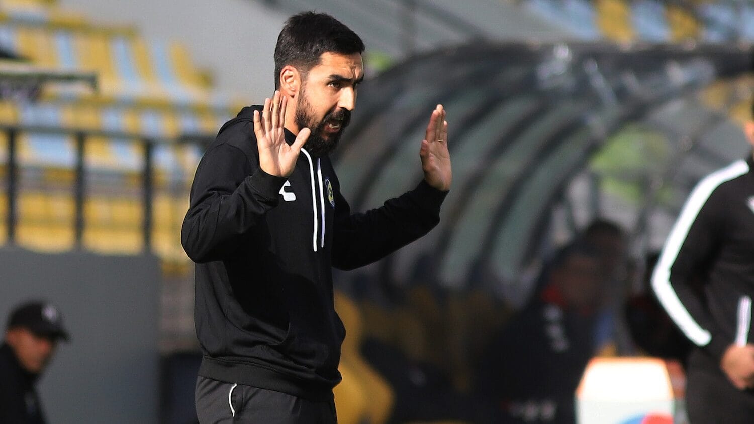 Everton despide a Paqui Meneghini tras la eliminación de la Sudamericana y asoman dos potentes candidatos
