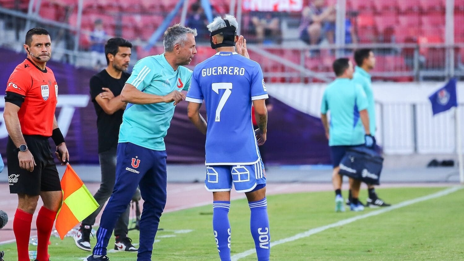 Gustavo Álvarez le quita presión a la Universidad de Chile con el mismo método que usó en Huachipato