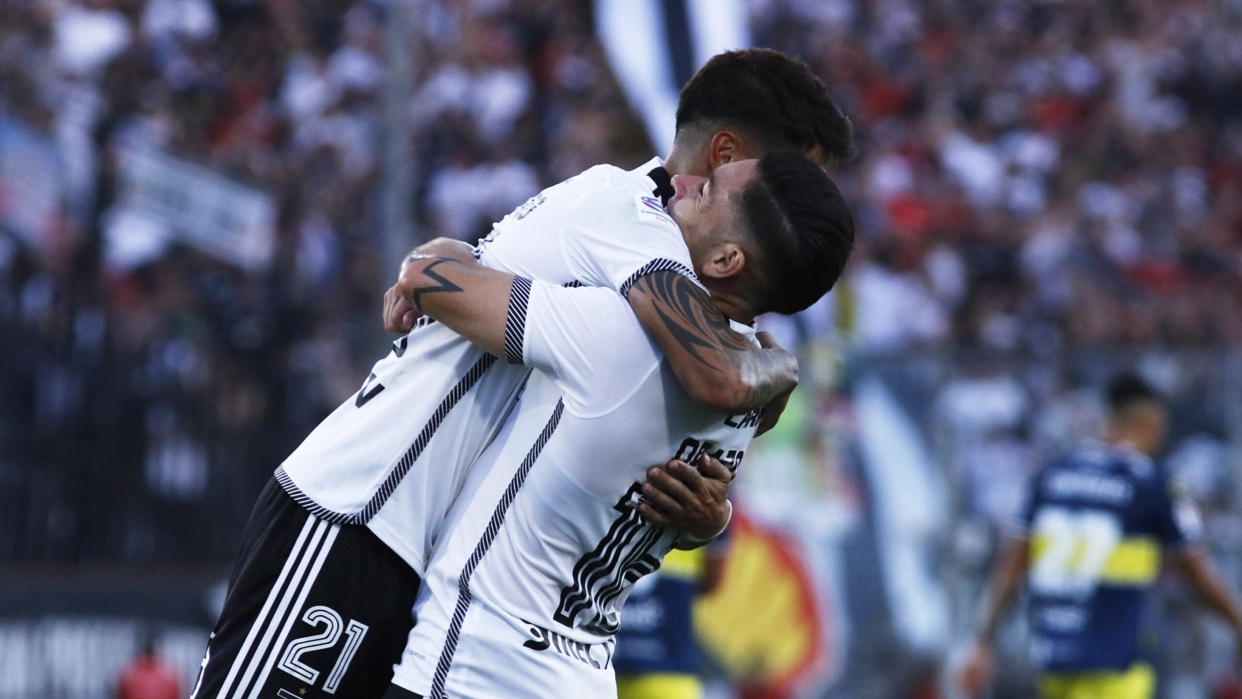 Jugadores de Colo-Colo tendrán que declarar en Fiscalía por la posible obtención irregular de licencias de conducir