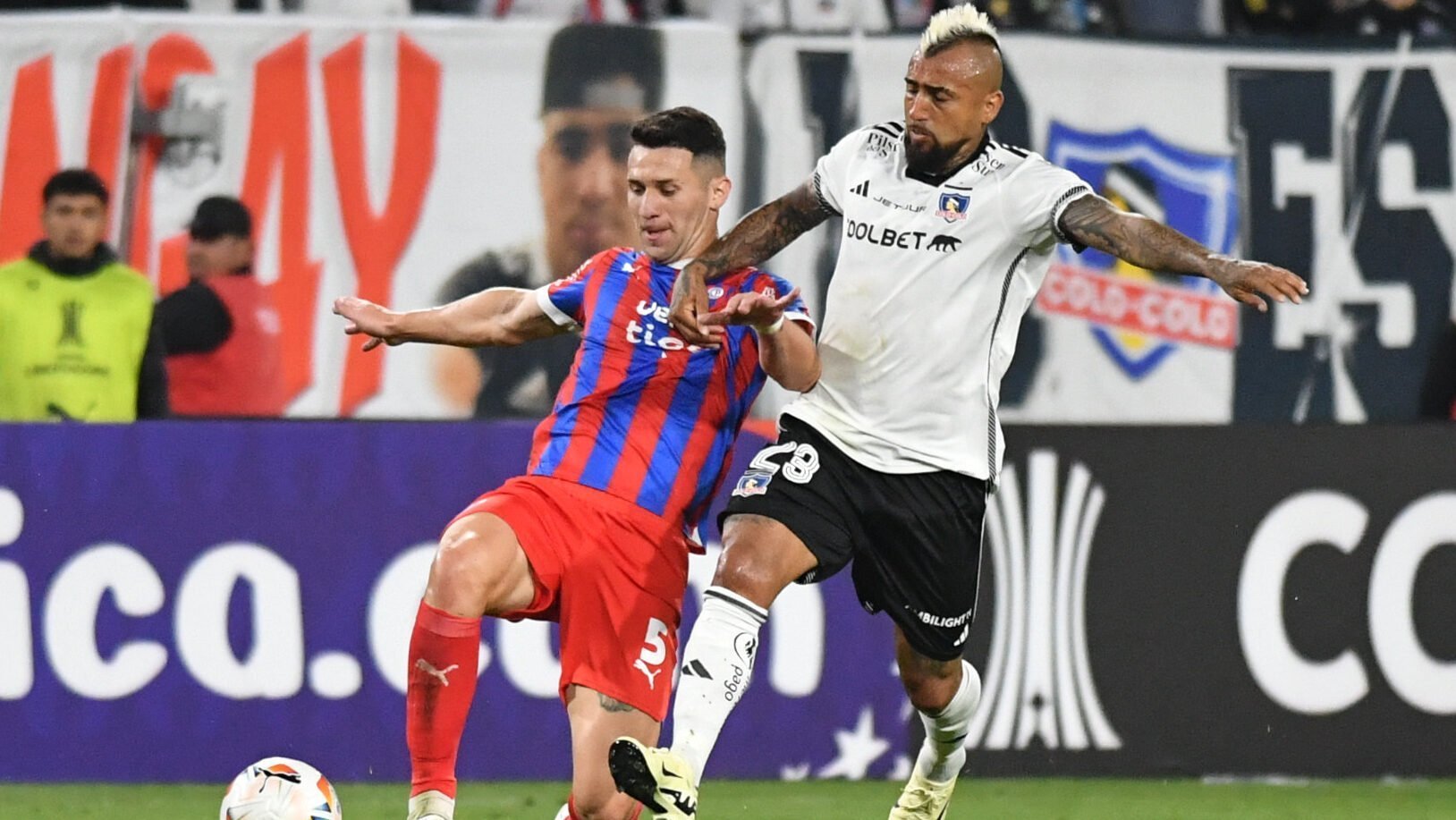 Arturo Vidal bendice al nuevo héroe de Colo-Colo en el fútbol chileno y en la Libertadores: “Lo veo en Europa”