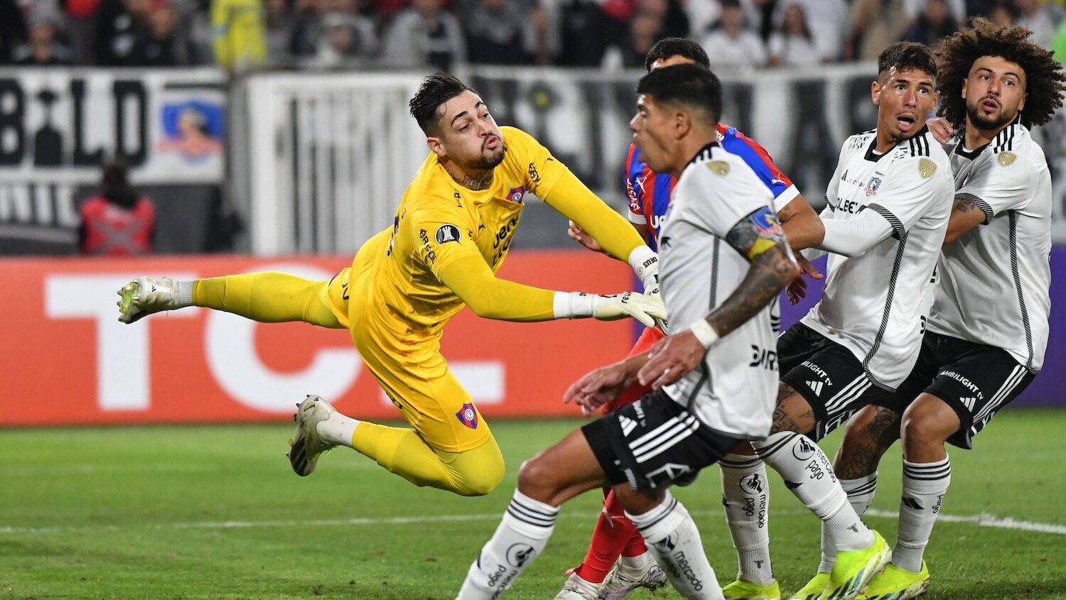 Esteban Pavez y su alegría monumental por ganar con Colo-Colo ante Cerro Porteño: “Lo hicimos bien”
