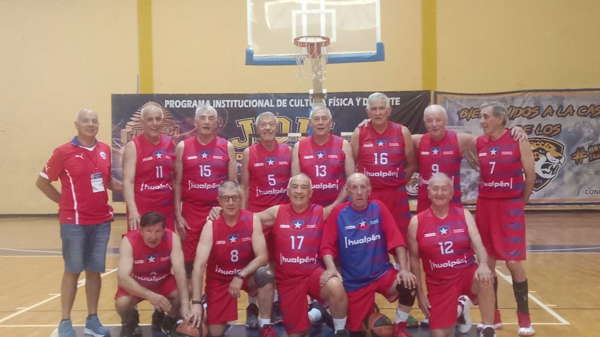 Cesteros penquistas de 75 años son campeones Panamericanos invictos: Se preparan para mundial de Maxibásquetbol