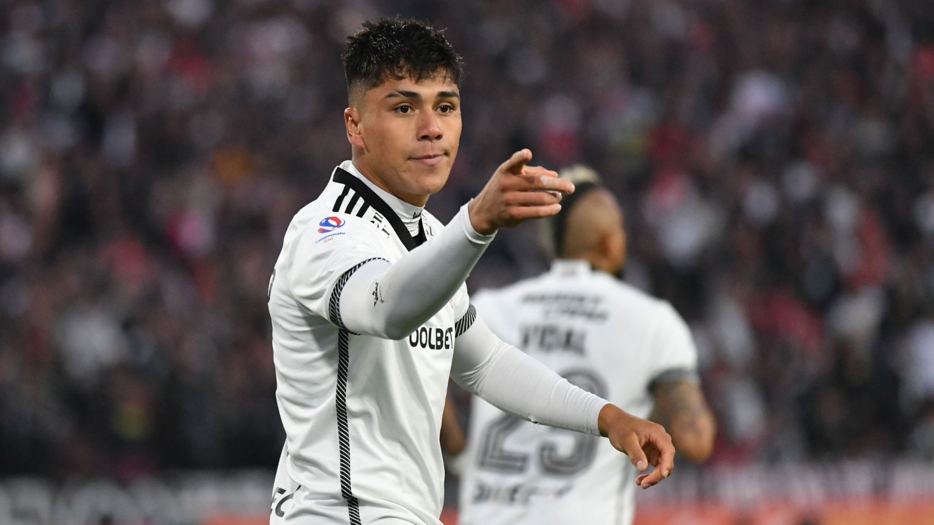 Noche soñada de Damián Pizarro: Se despachó un doblete para darle la victoria a Colo-Colo ante Calera