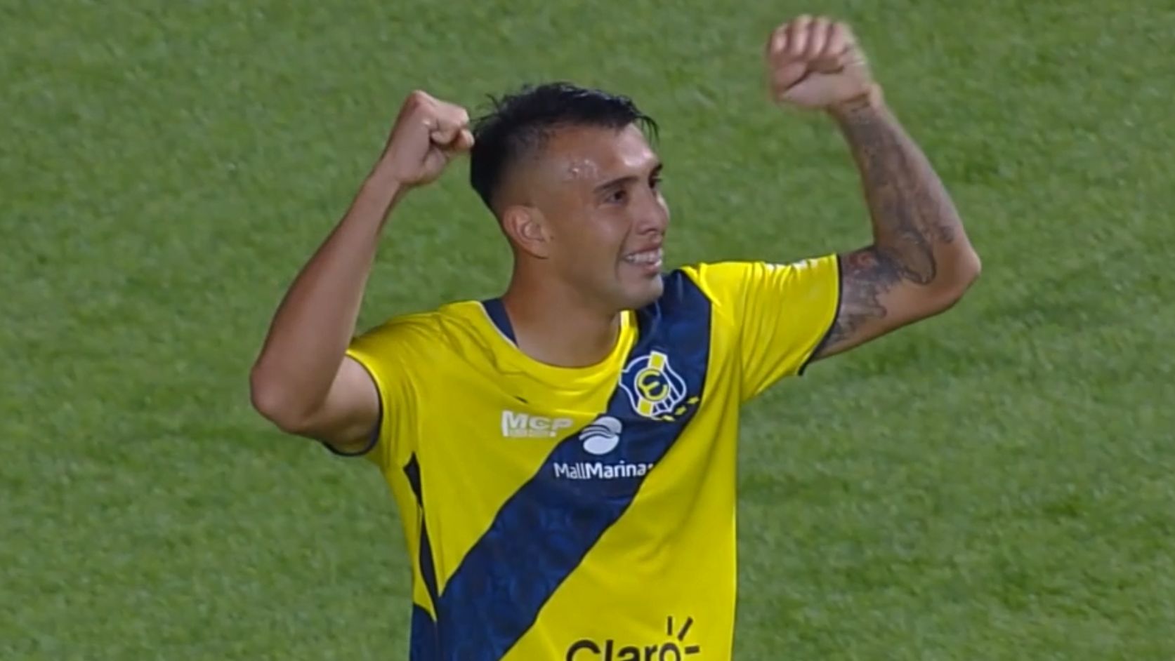 La iluminación de Rodrigo Contreras le da una victoria importante a Everton ante La Calera en el fútbol chileno
