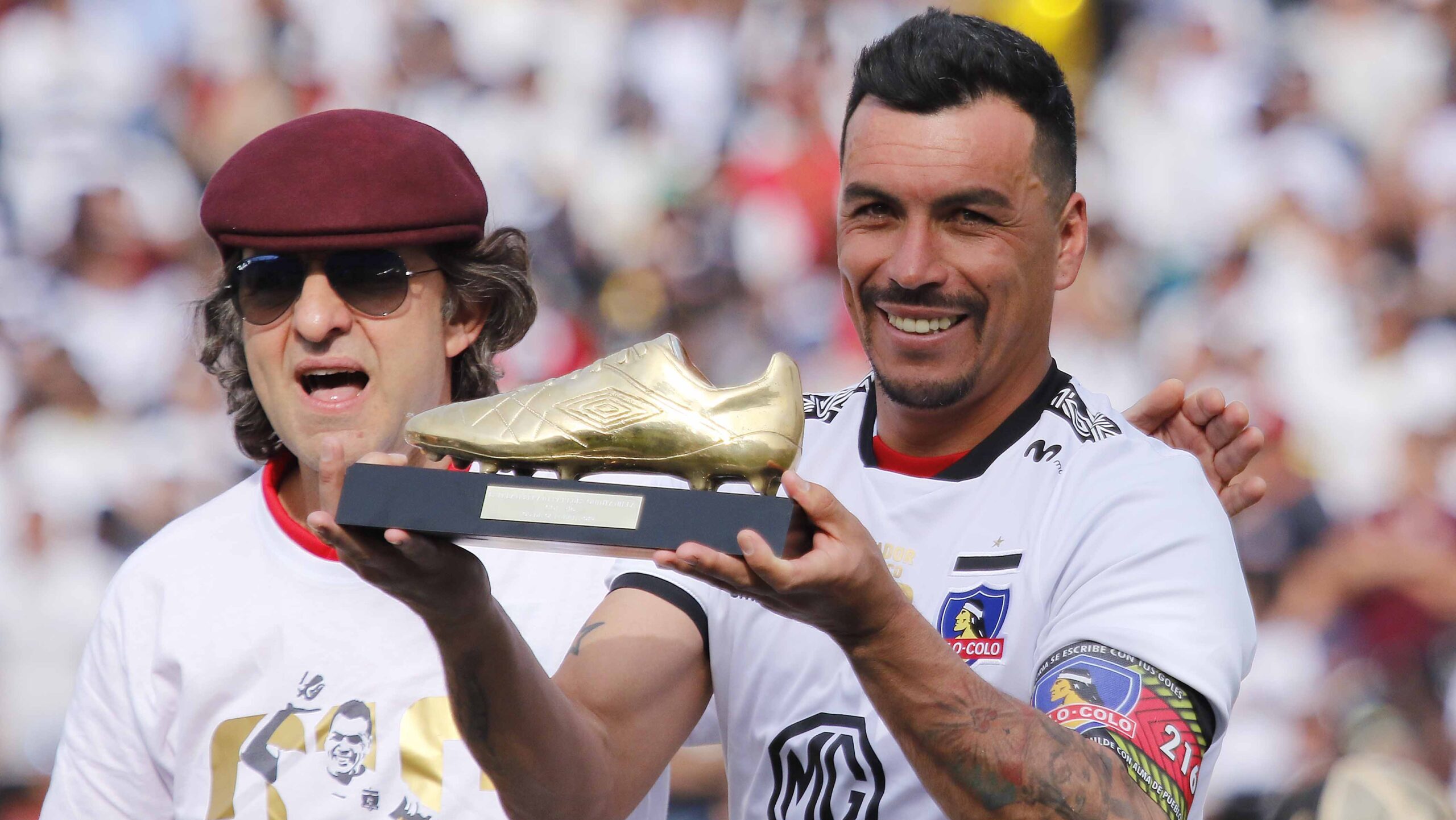Esteban Paredes al fin tendría su anhelado retorno a Colo-Colo: Aníbal Mosa lo sondea para un puesto directivo