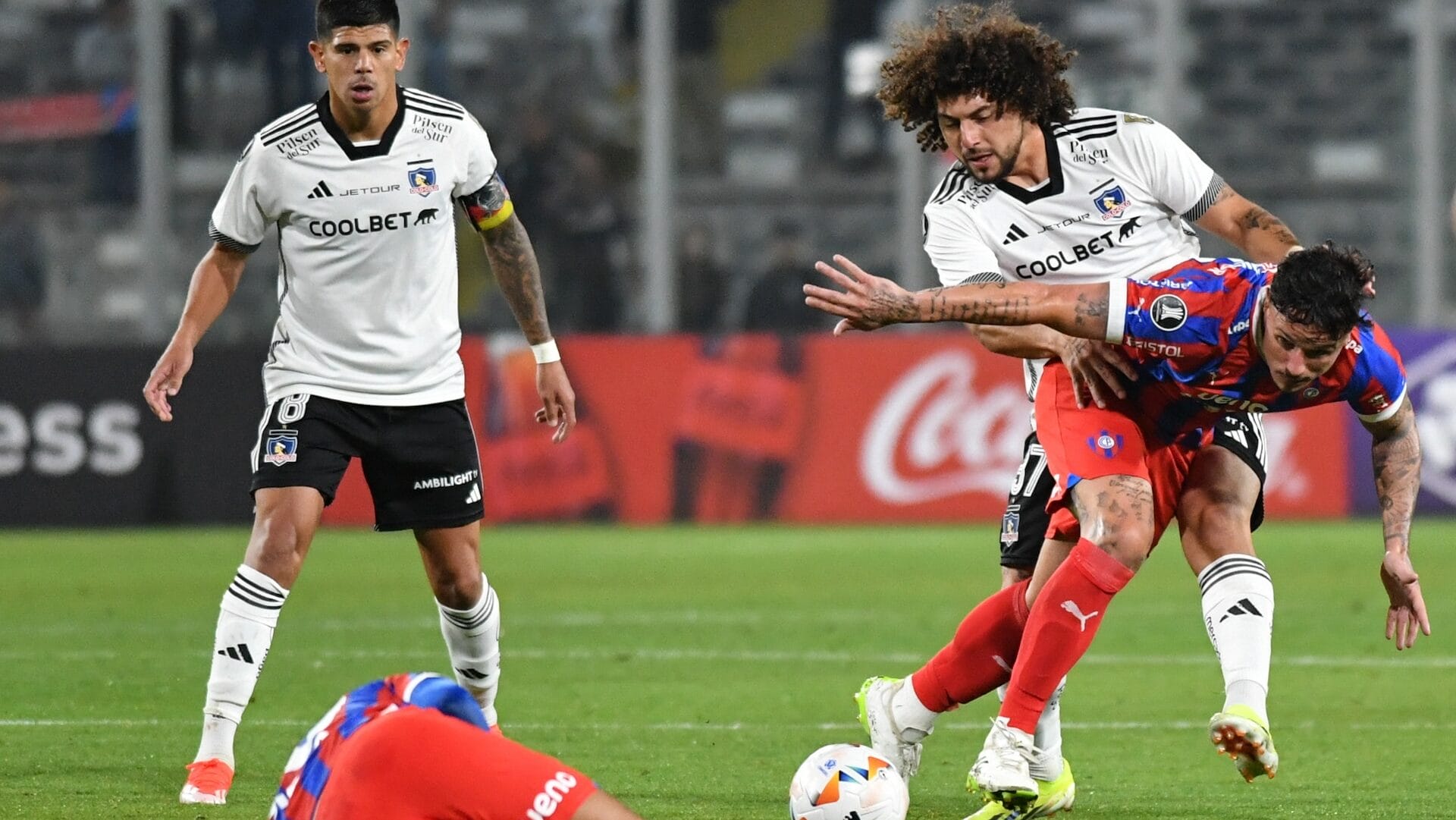 La combinación de resultados que necesita Colo Colo para seguir con vida en la Copa Libertadores