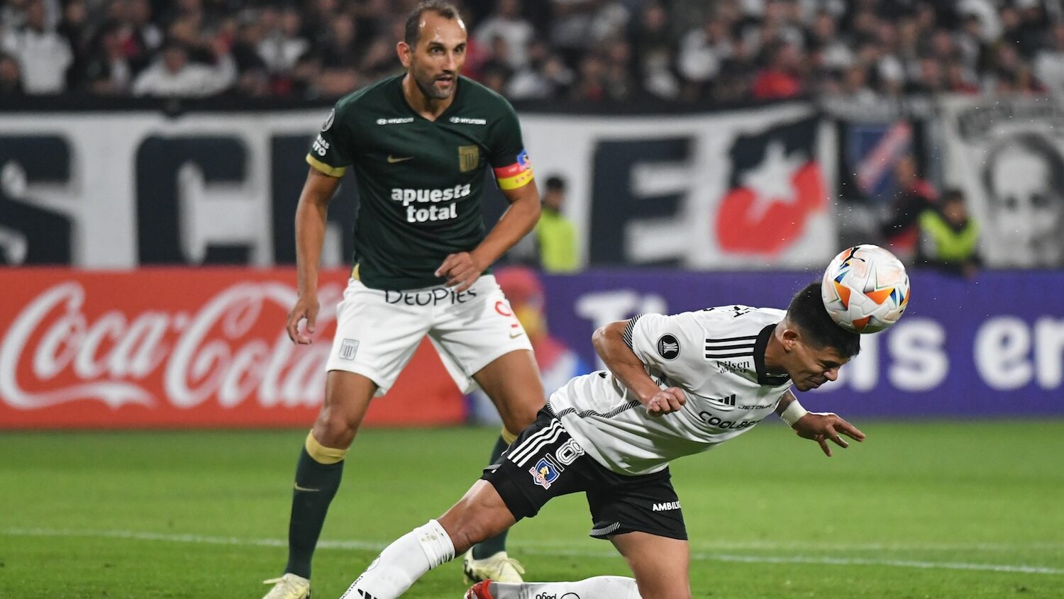 VIDEO: El insólito error de Esteban Pavez en Colo-Colo que le regala el gol a Alianza Lima en Libertadores