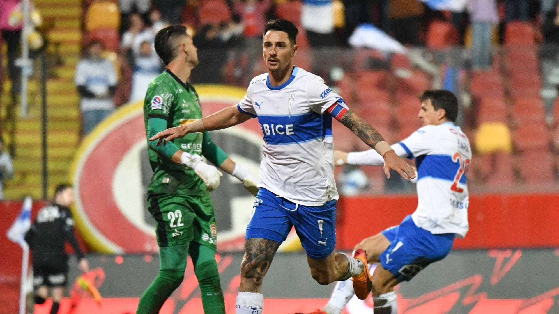 Zampedri se rinde ante los hinchas de la UC: “Que el público coree tu nombre es sumamente lindo”
