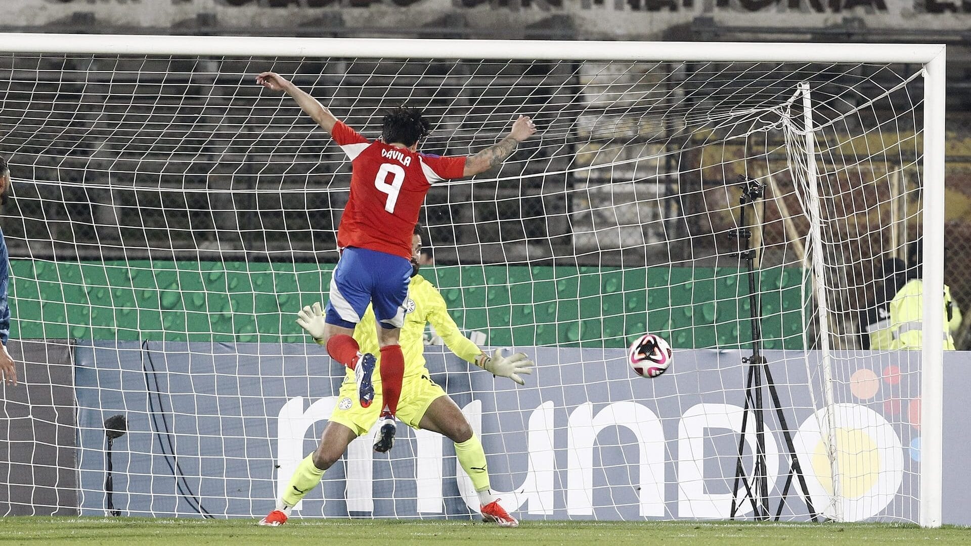 VIDEO: Los golazos de Víctor Dávila para colocar en ventaja a La Roja