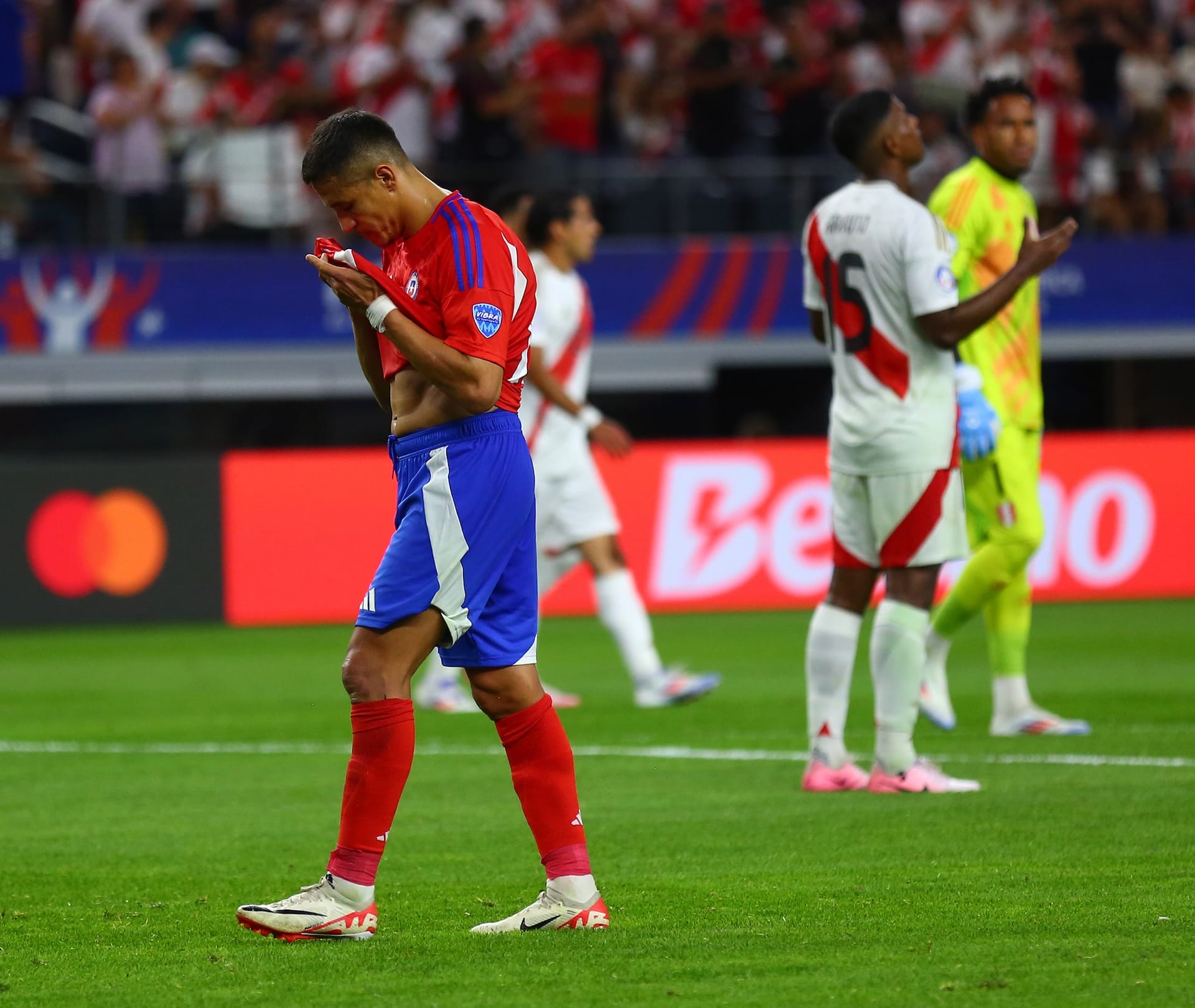 Alexis Sánchez recibe total respaldo: “Sabemos las alegrías que ha dado a la selección”