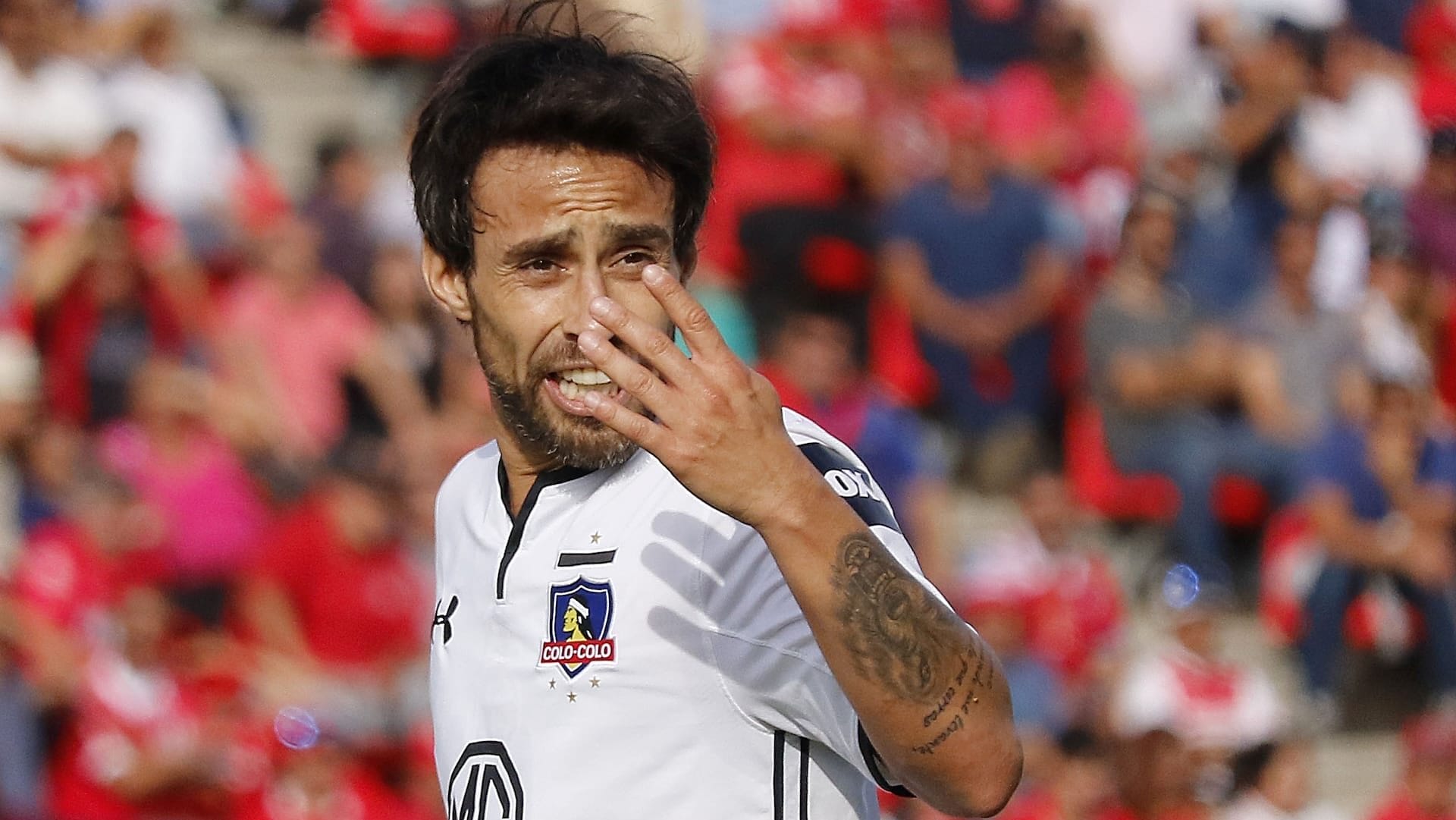 “El robo fue evidente”: Jorge Valdivia explota contra Wilmar Roldan tras perjudicar a La Roja