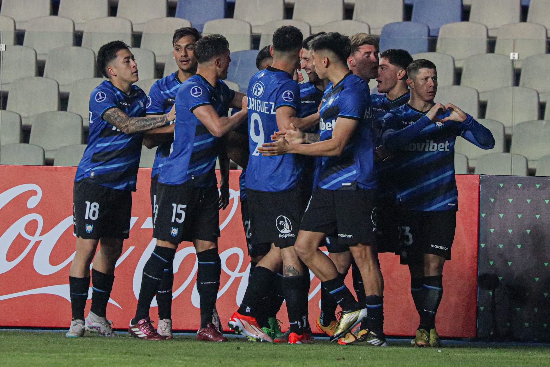 Crece la patrulla chilena en Argentina: delantero de Huachipato parte a Platense