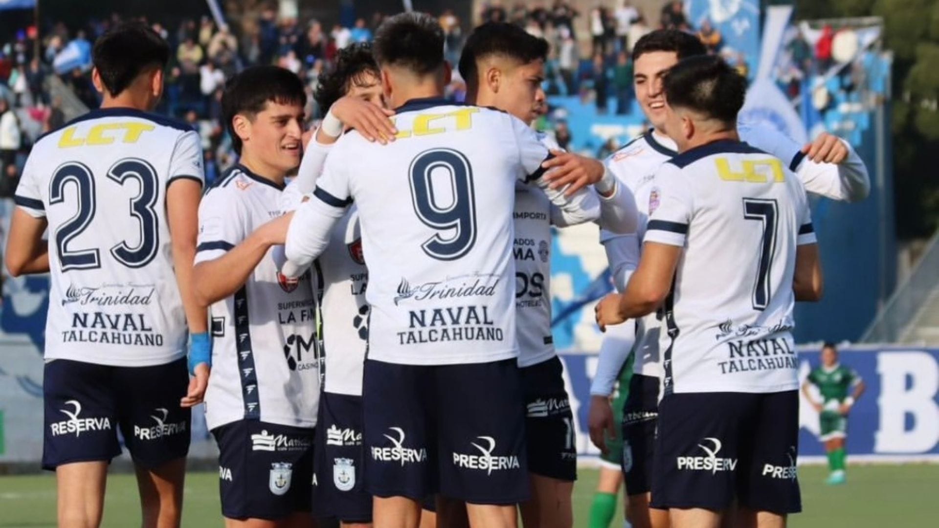 Ganó y es líder: Naval trepa a lo más alto en Tercera B