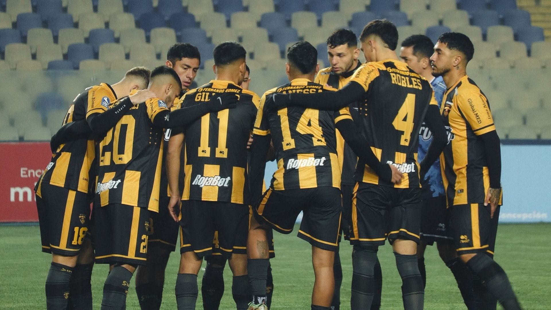 Fernández Vial logra un punto de oro en su pelea por salir del fondo en la Segunda División
