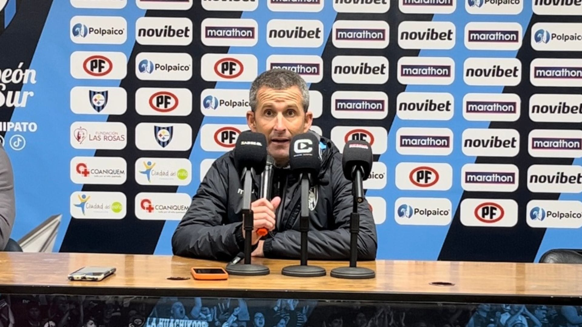 “Este equipo ha hecho gestas importantes”: DT de Huachipato apuesta por el golpe ante Racing Club