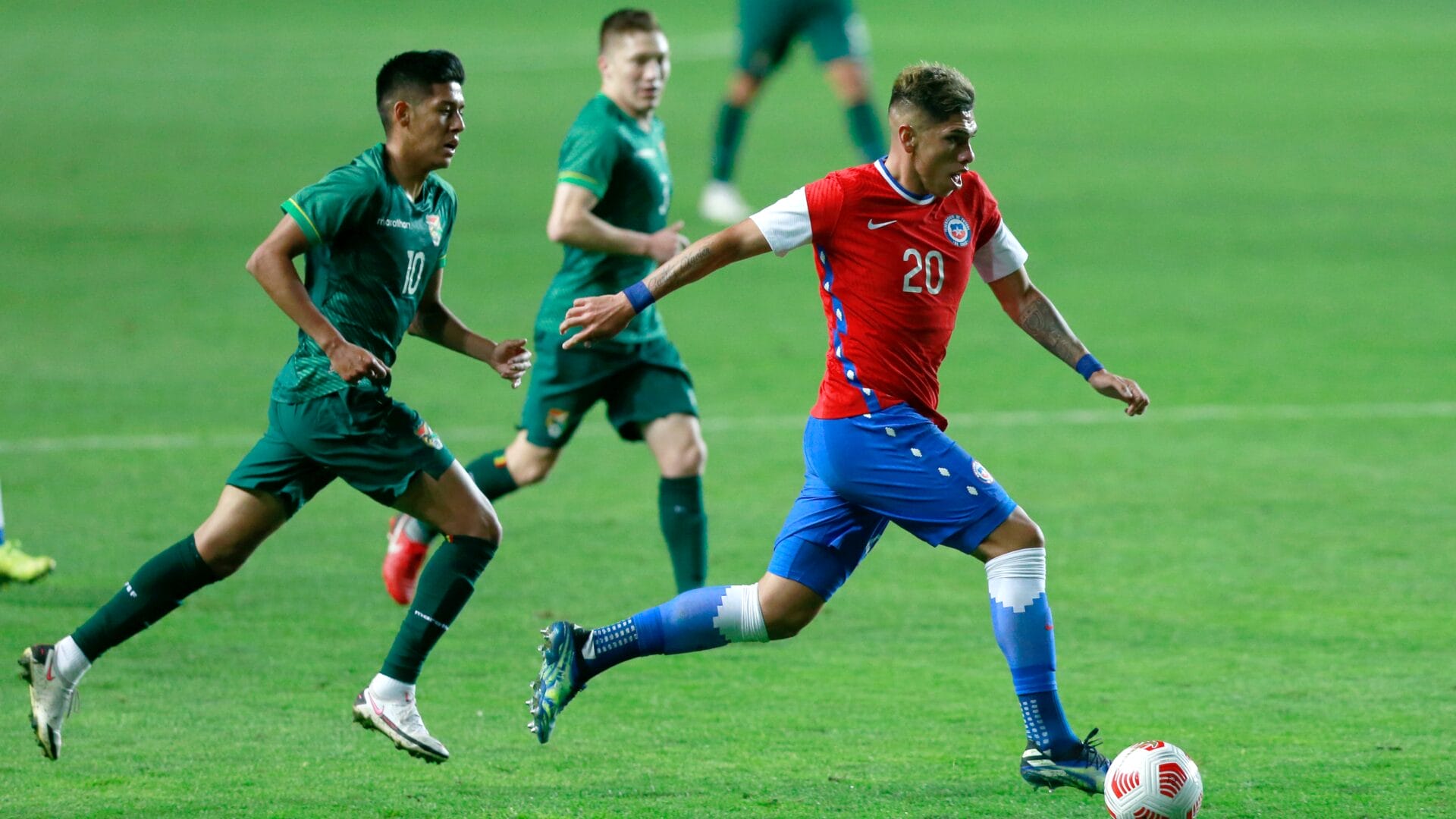 “Puede ser …”: Jorge Valdivia le coloca fichas totales a Carlos Palacios en La Roja para las Clasificatorias