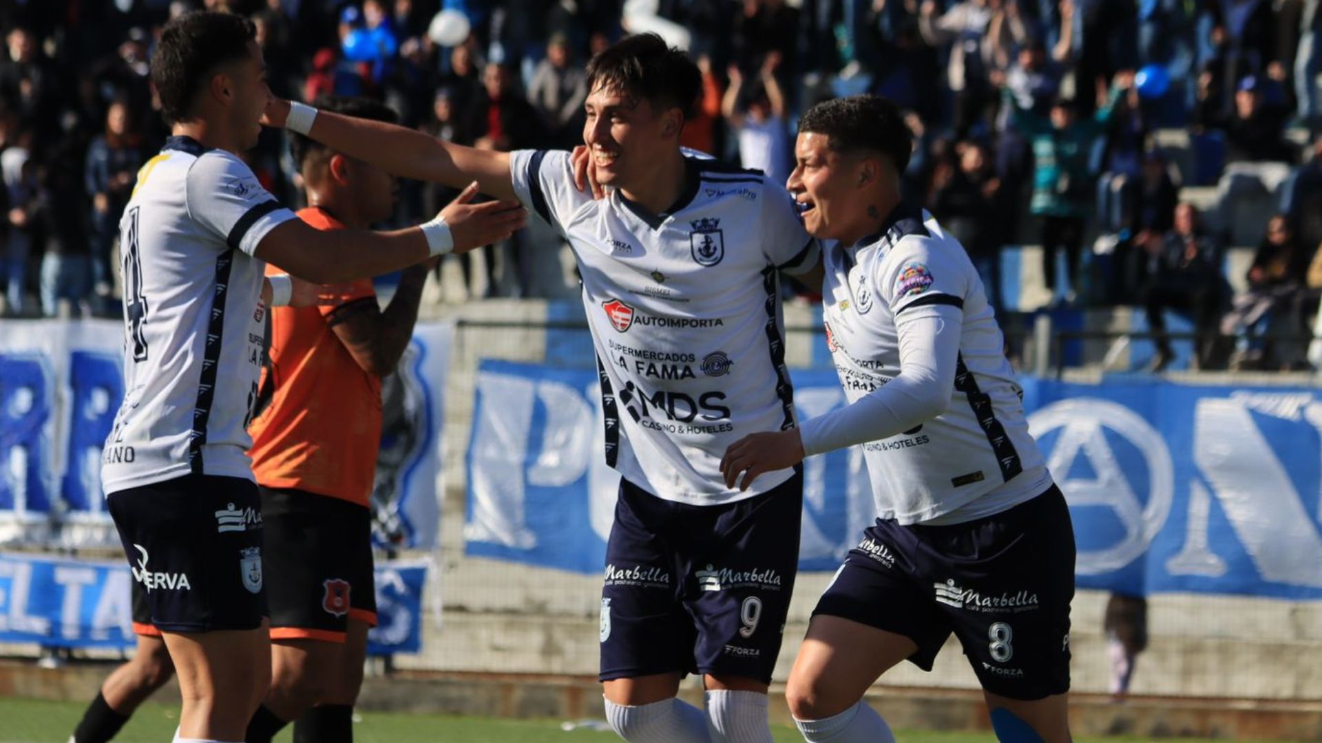 A un detalle: lo que le falta a Naval para sellar su ascenso en Tercera