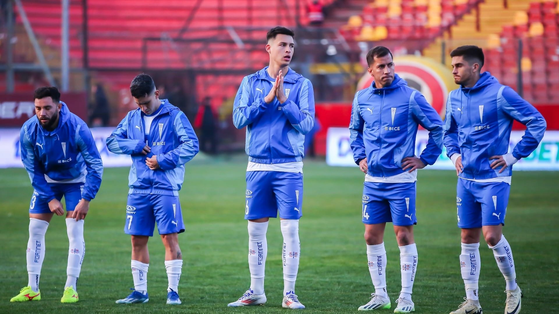 ¡Con más pena que gloria! Universidad Católica corta a refuerzo en parte final del fútbol chileno