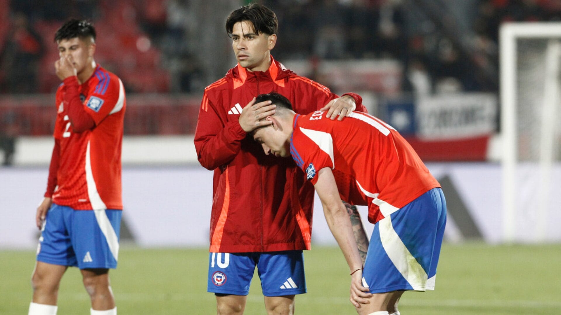 “O bajamos los brazos o luchamos hasta el final”: La profunda desazón que remece a La Roja al ser colista