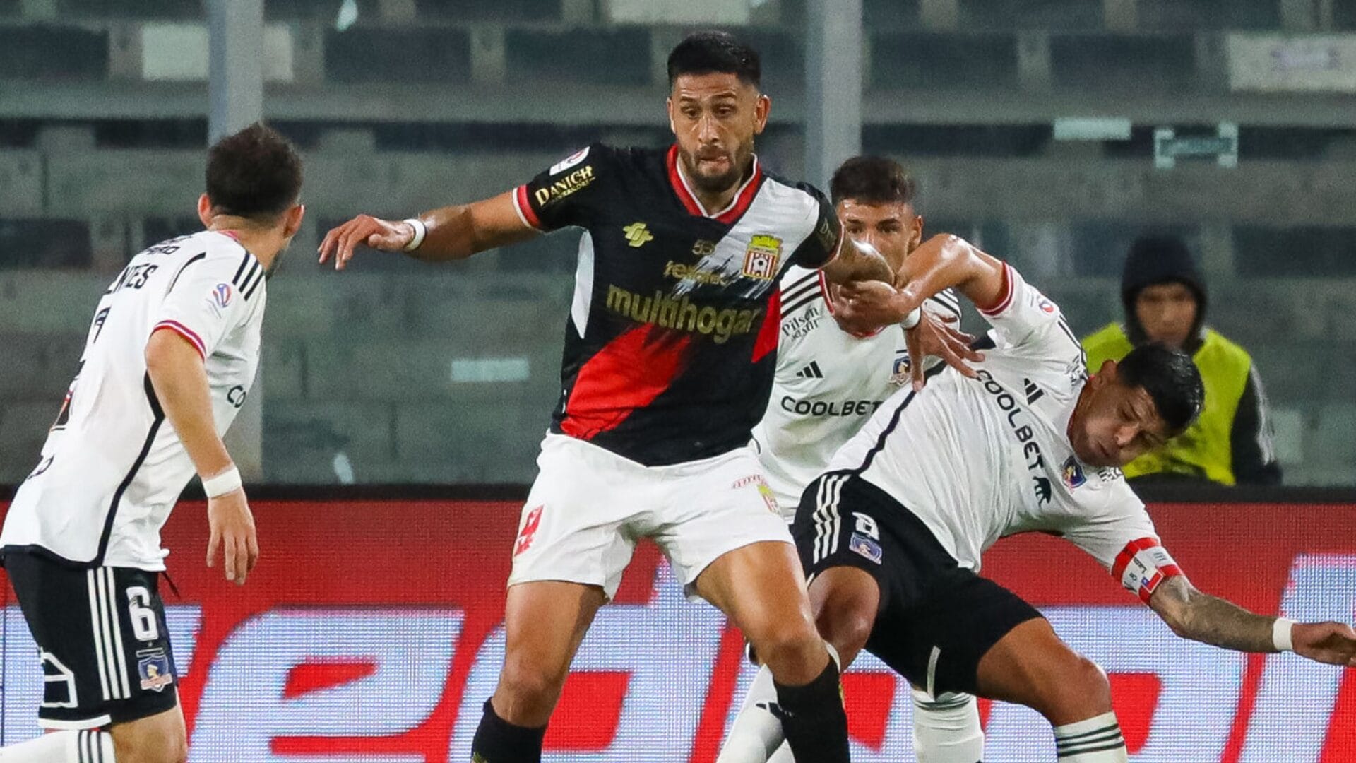 ¿Una maldición? El negativo registro que consiguió delantero en el fútbol chileno
