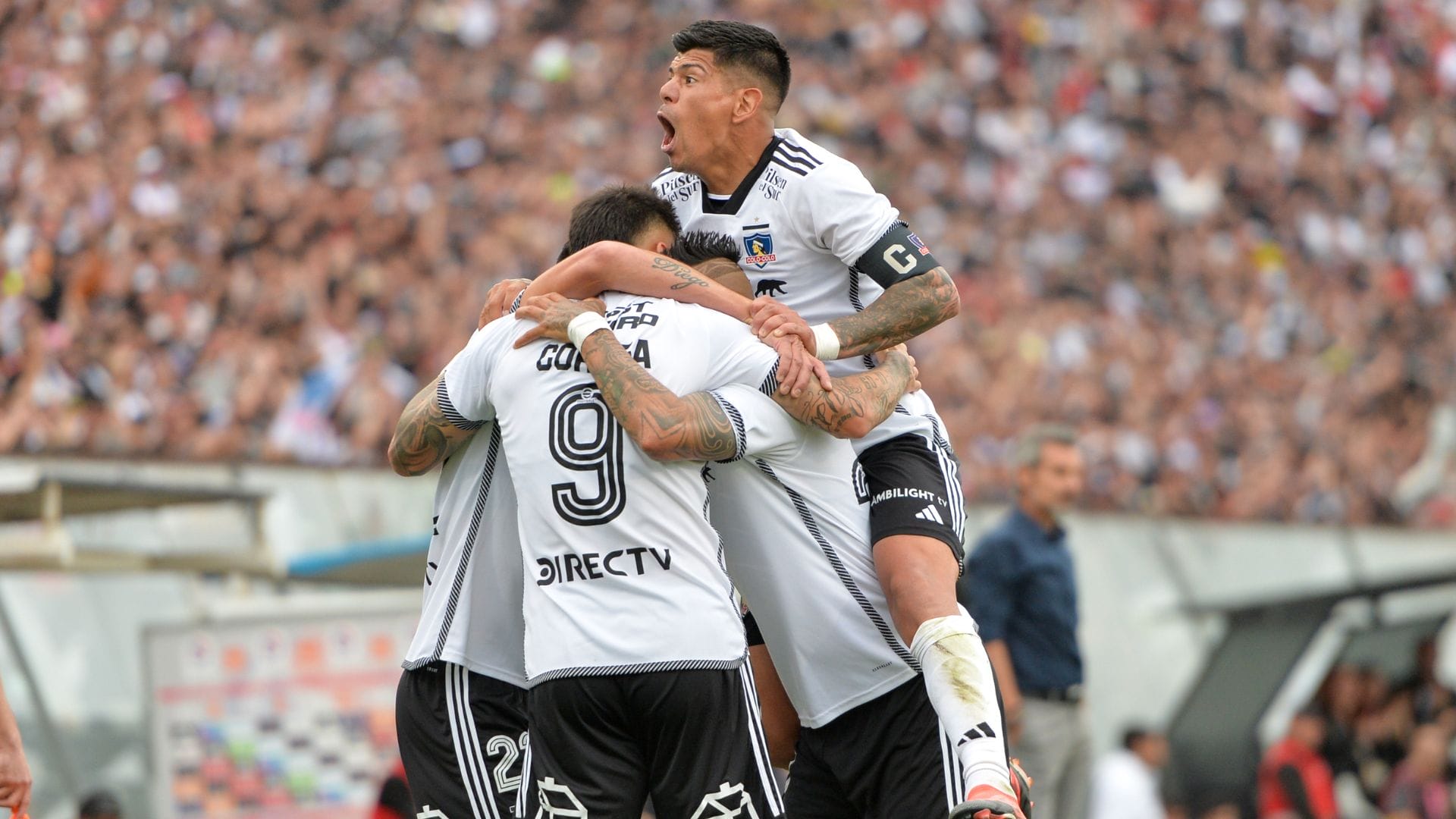 Colo Colo goleó a Iquique y acaricia su estrella 34